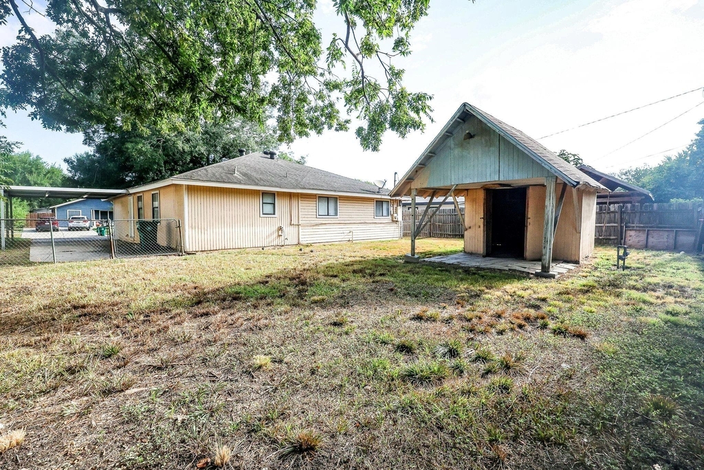 2706 Raymond Street - Photo 18