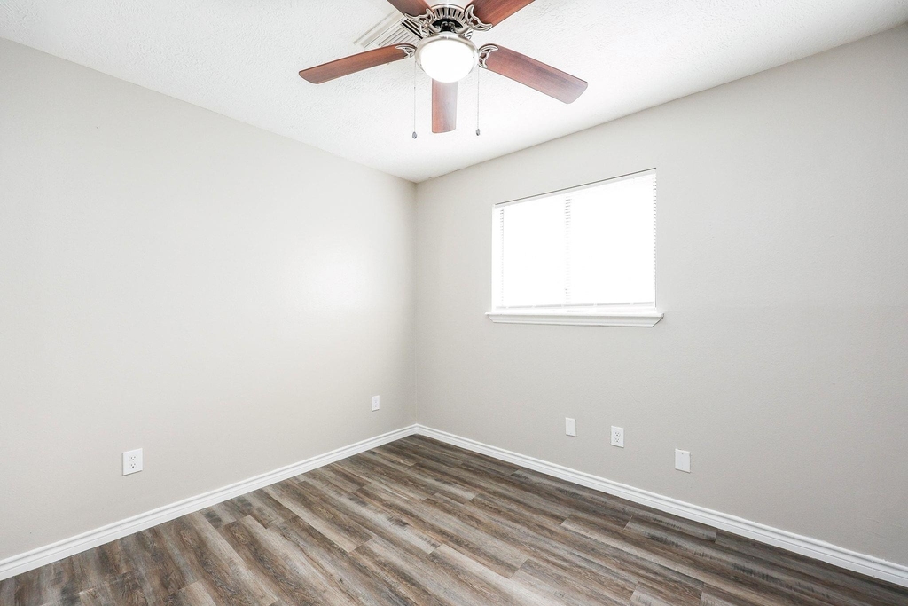 2706 Raymond Street - Photo 15