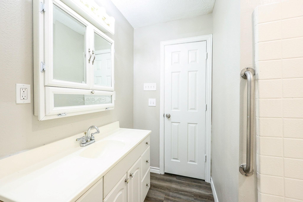 2706 Raymond Street - Photo 14