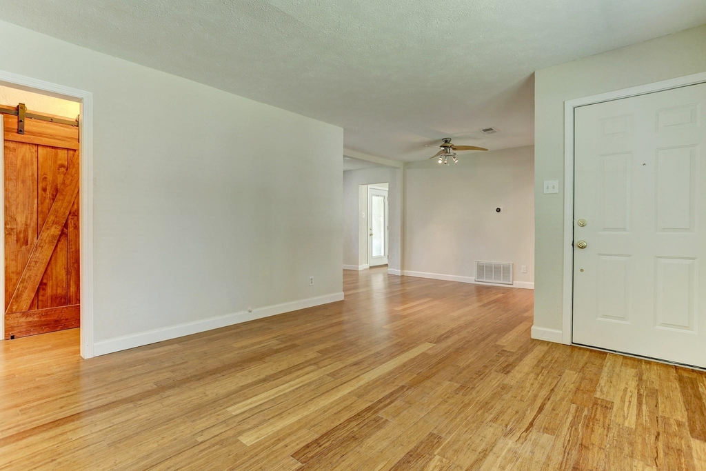 2015 Ebony Lane - Photo 1