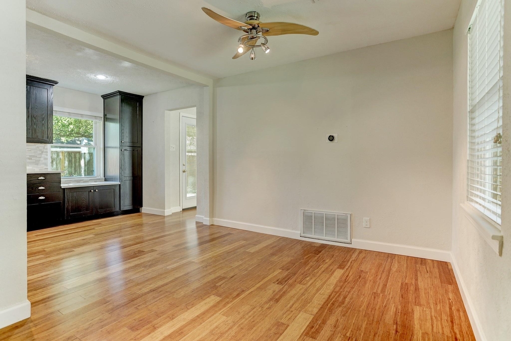 2015 Ebony Lane - Photo 3