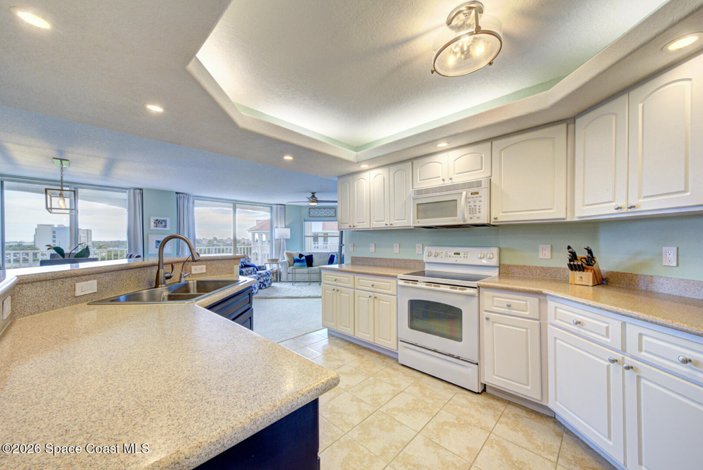 8903 Laguna Lane - Photo 5
