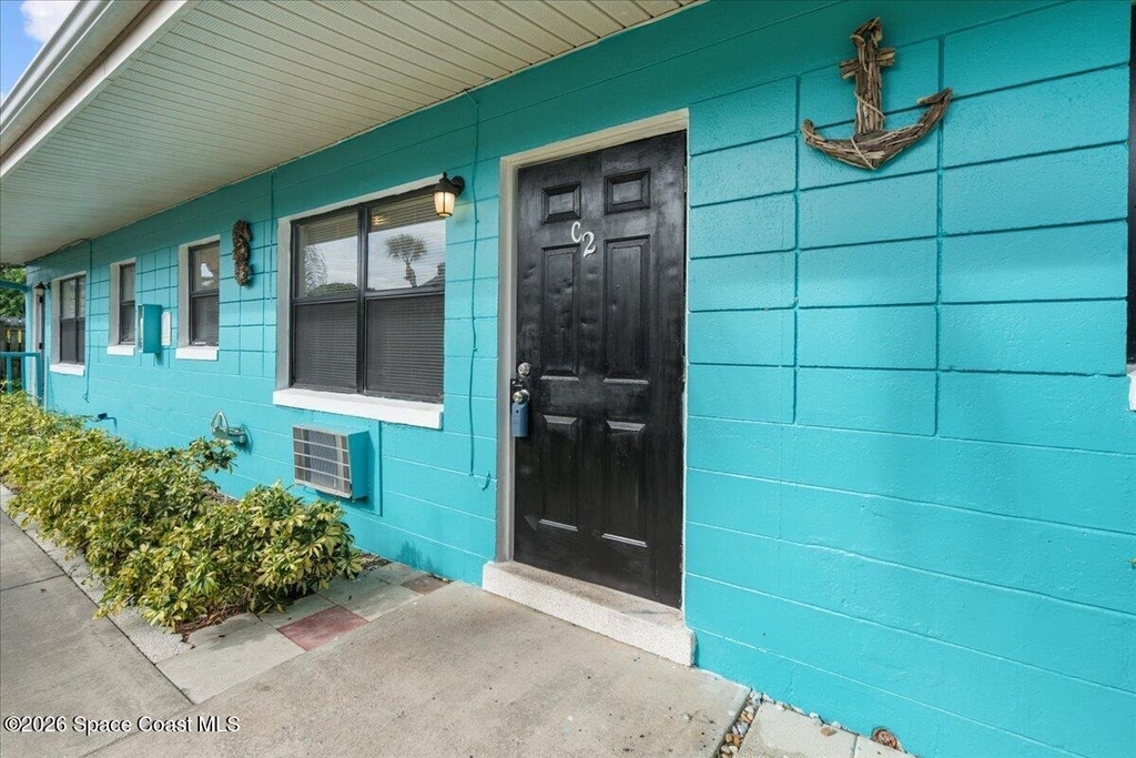 114 Buchanan Avenue - Photo 2