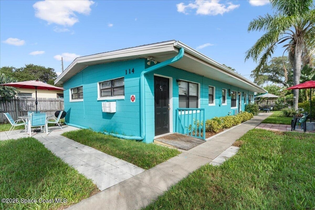 114 Buchanan Avenue - Photo 0