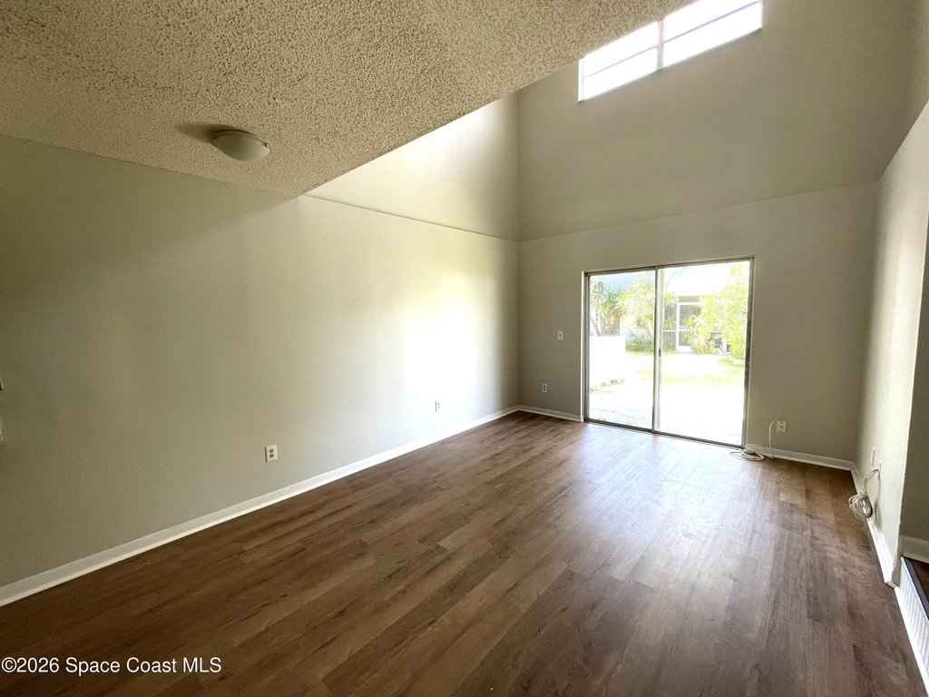 1448 Croftwood Drive - Photo 4