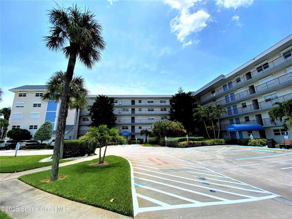 1700 N Atlantic Avenue - Photo 0