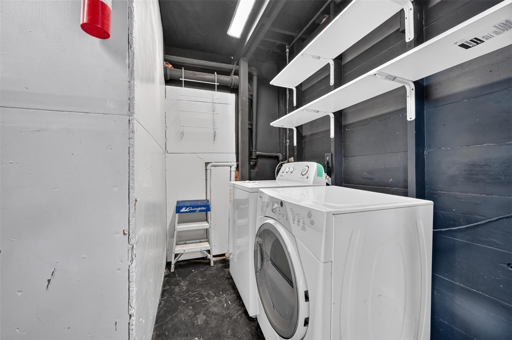 210 W 13th Street - Photo 30