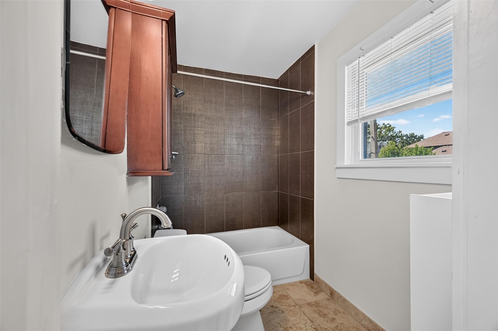 210 W 13th Street - Photo 15