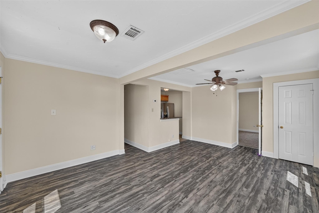 210 W 13th Street - Photo 10
