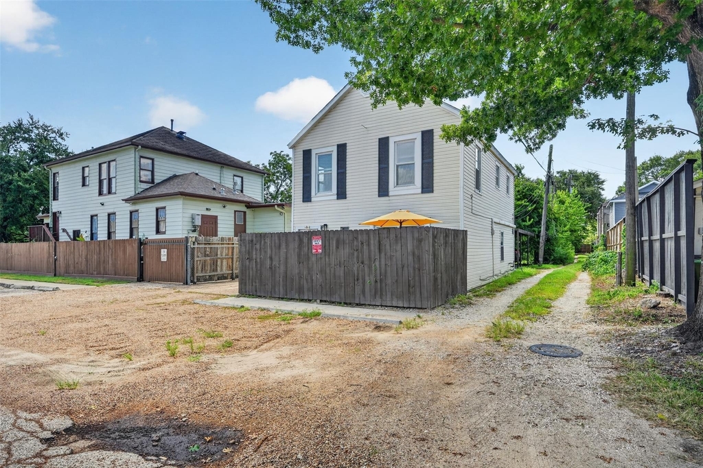 210 W 13th Street - Photo 1