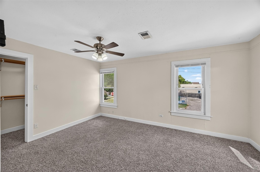 210 W 13th Street - Photo 22