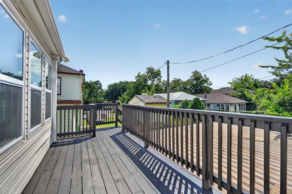 210 W 13th Street - Photo 6