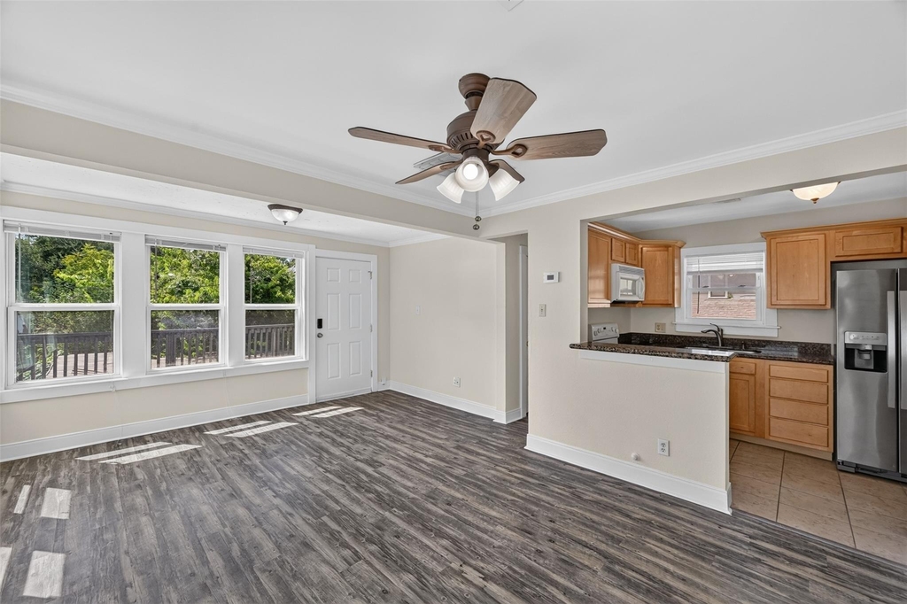 210 W 13th Street - Photo 11