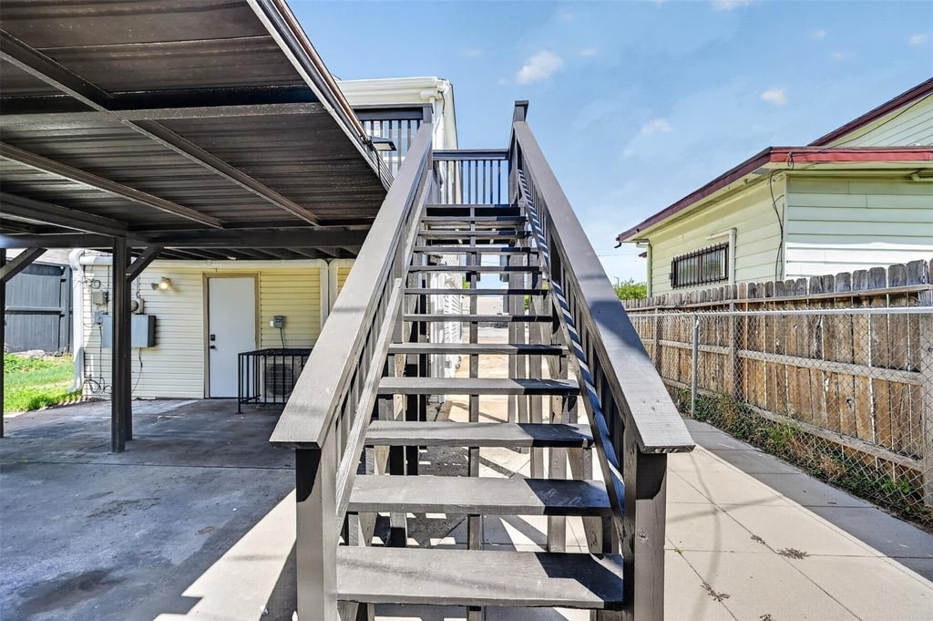 210 W 13th Street - Photo 4