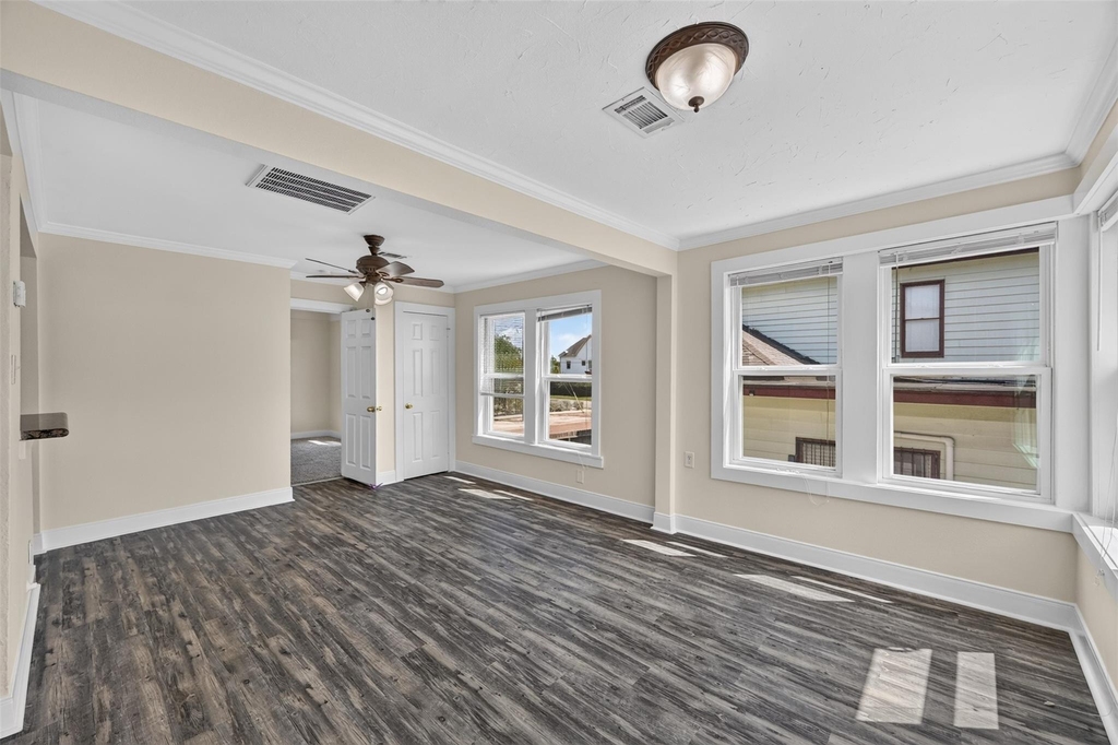 210 W 13th Street - Photo 9