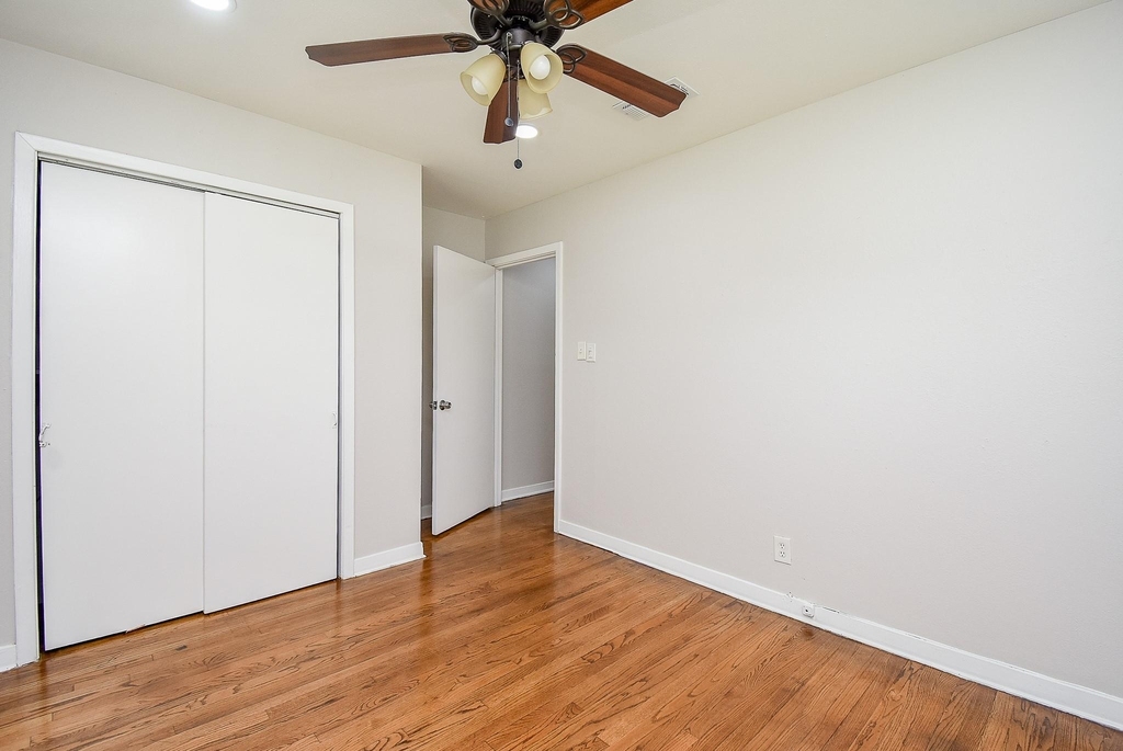 7406 Schiller Street - Photo 19
