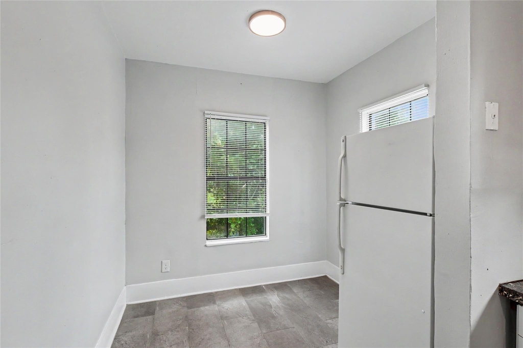 5121 Polk Street - Photo 10