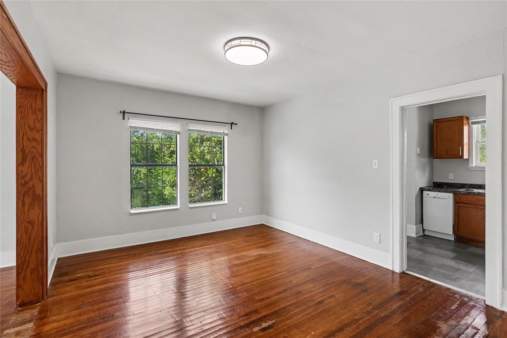5121 Polk Street - Photo 4