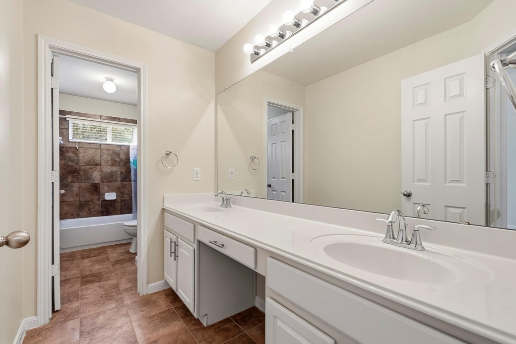 3023 London Lane - Photo 39