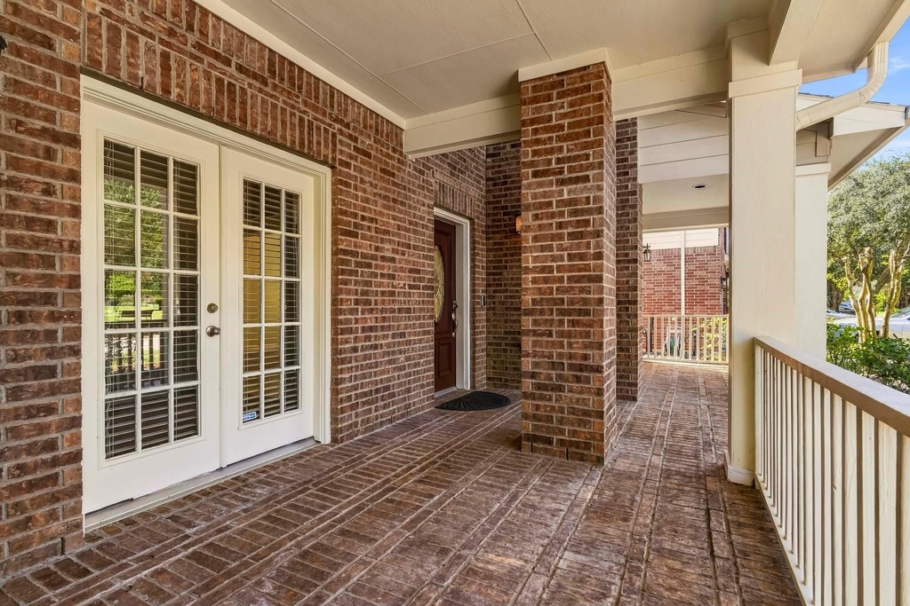 3023 London Lane - Photo 3