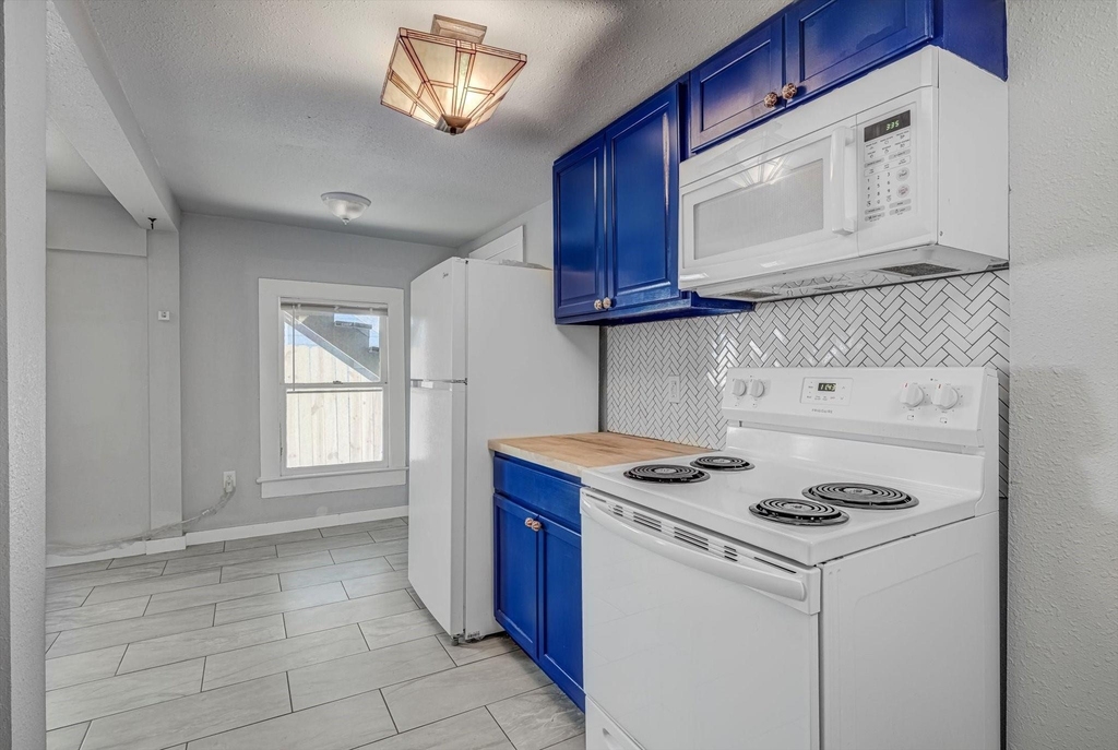 1708 19th St Street - Photo 4