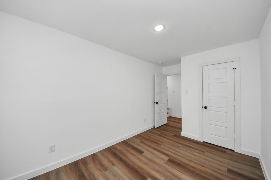 8021 Birmingham Street - Photo 10