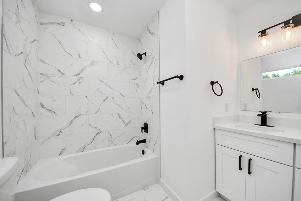8021 Birmingham Street - Photo 16