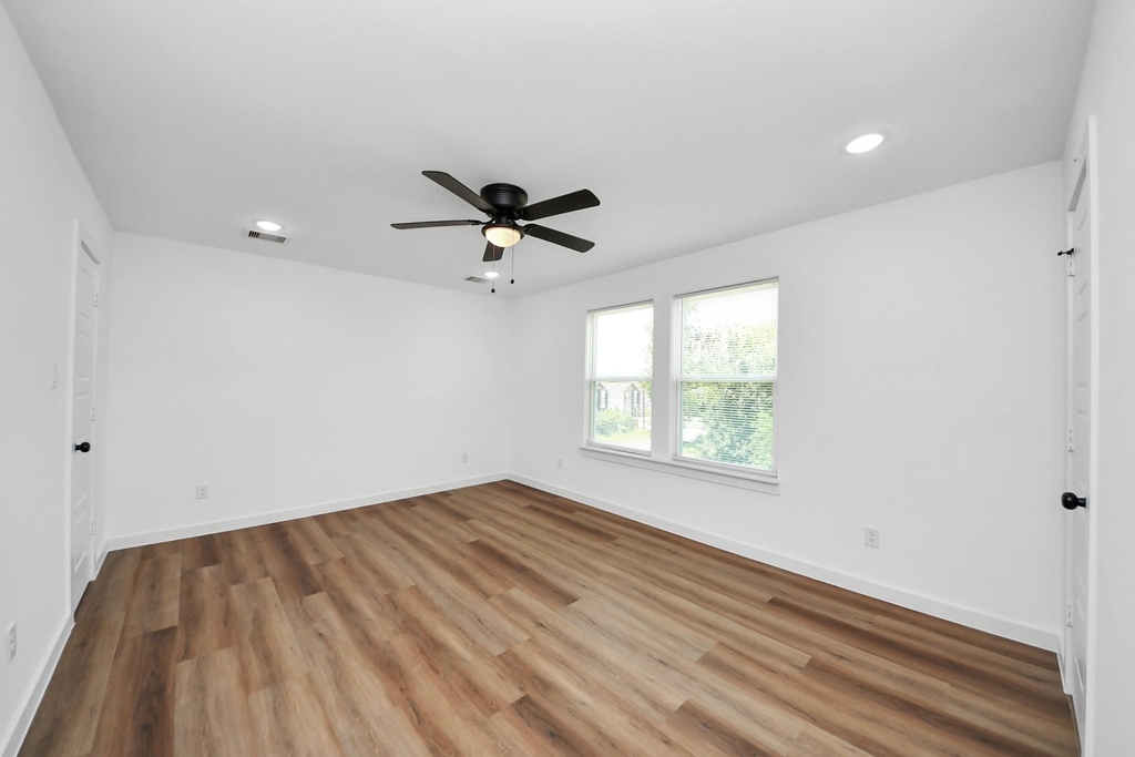 8021 Birmingham Street - Photo 19