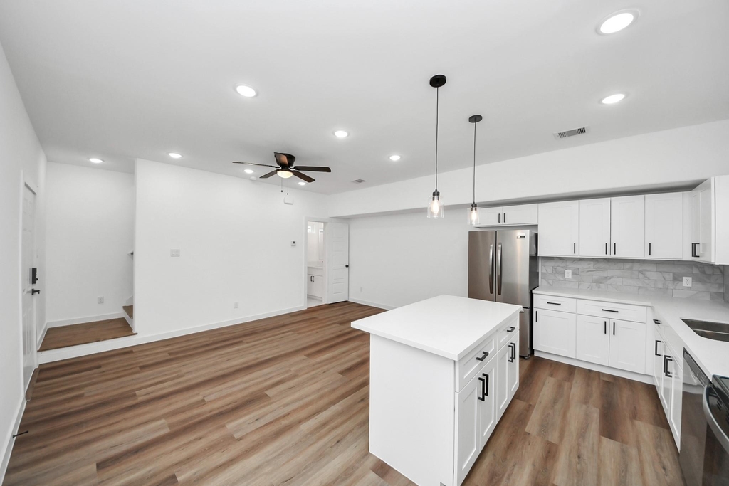 8021 Birmingham Street - Photo 4