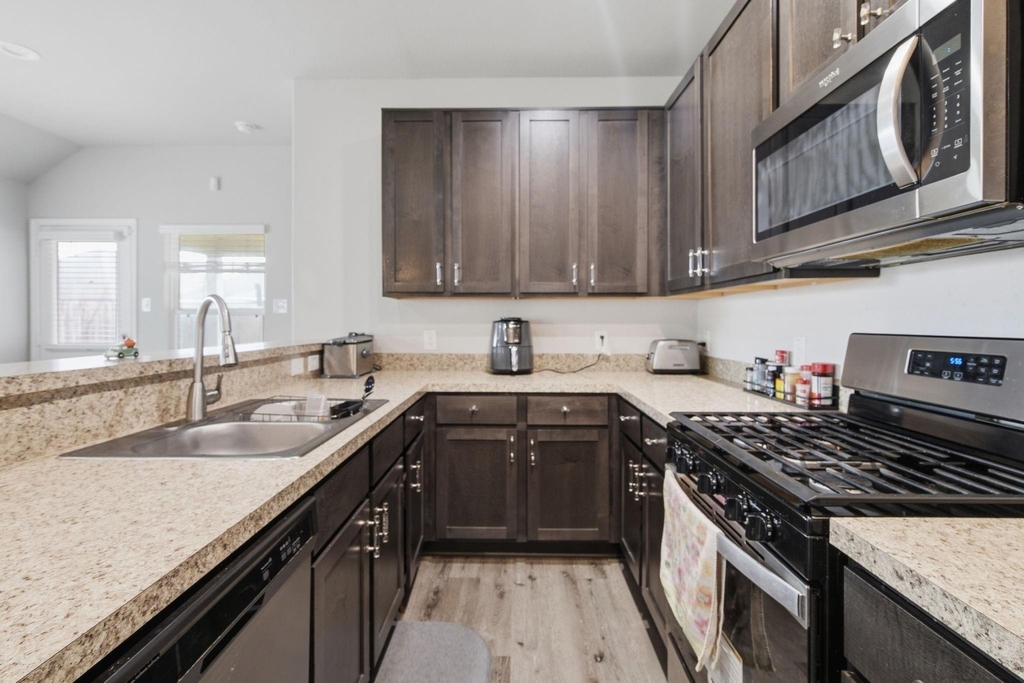 5315 Brooklyn Rose Drive - Photo 3