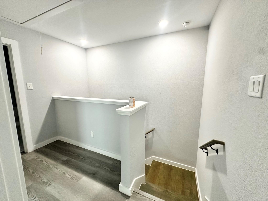 8215 Crestview Drive - Photo 21