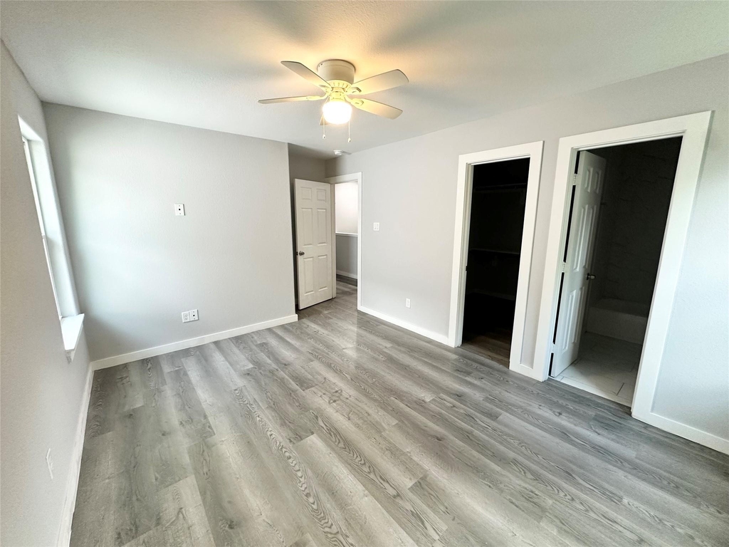 8215 Crestview Drive - Photo 15