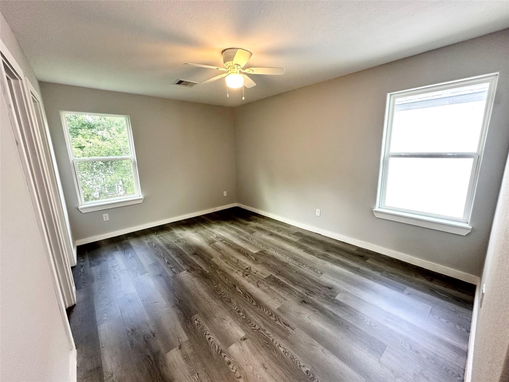 8215 Crestview Drive - Photo 13
