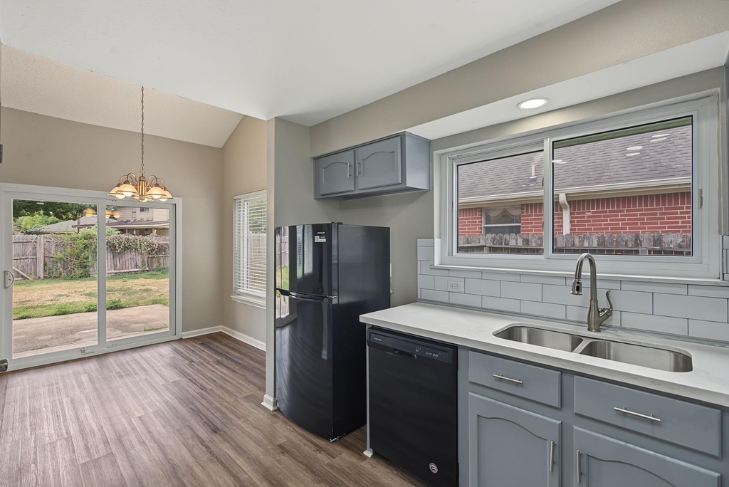 8406 Woodland Willows Drive - Photo 13