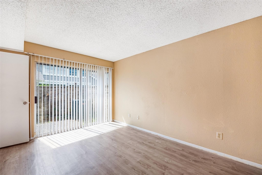 6315 Cattails Lane - Photo 17