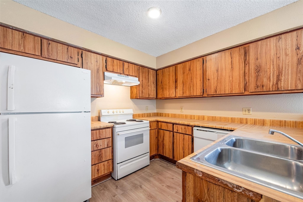 6315 Cattails Lane - Photo 11