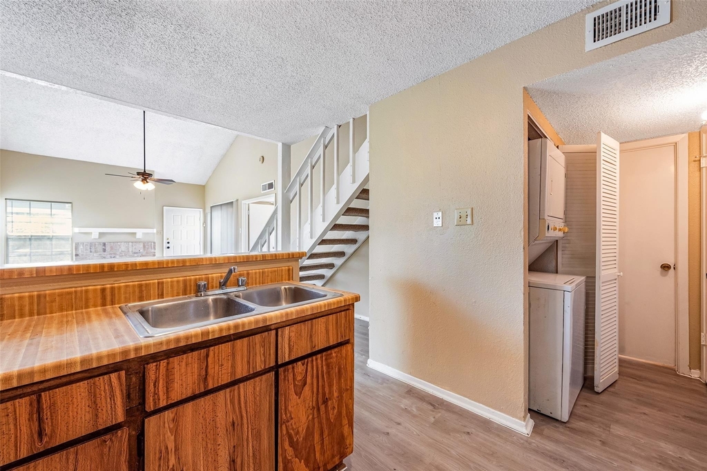 6315 Cattails Lane - Photo 13