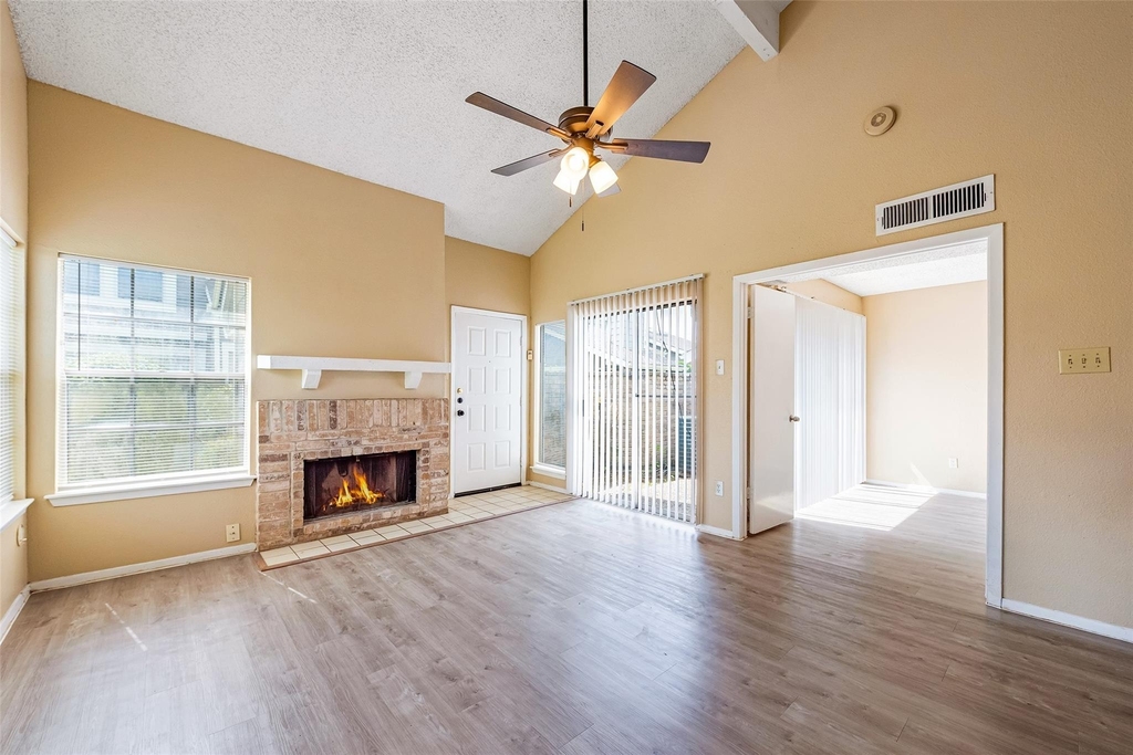 6315 Cattails Lane - Photo 4