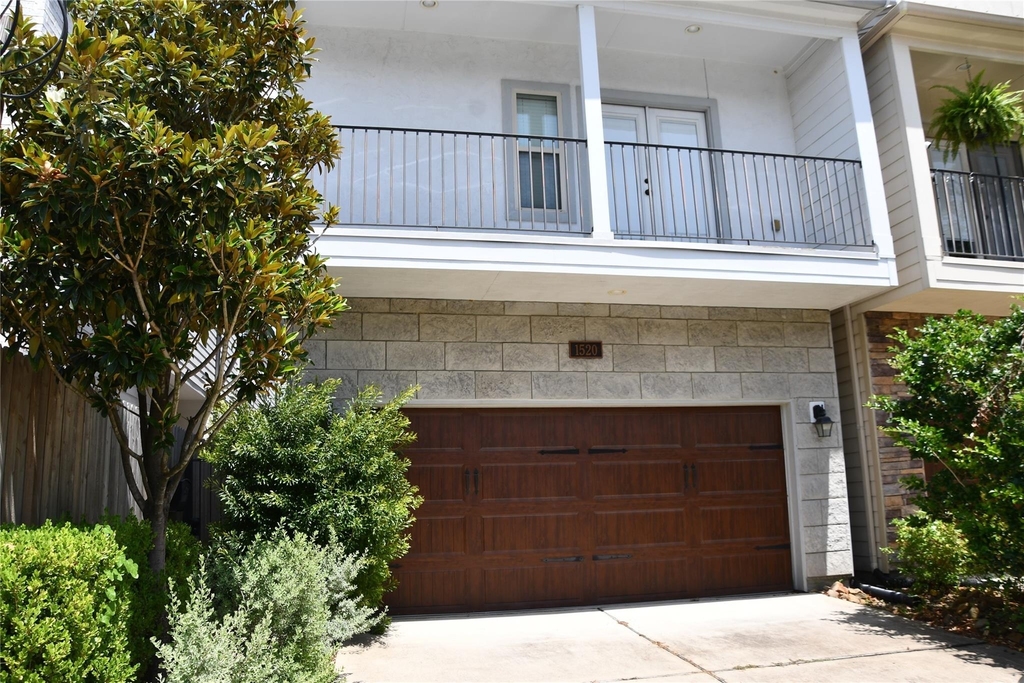 1520 Nashua Street - Photo 0
