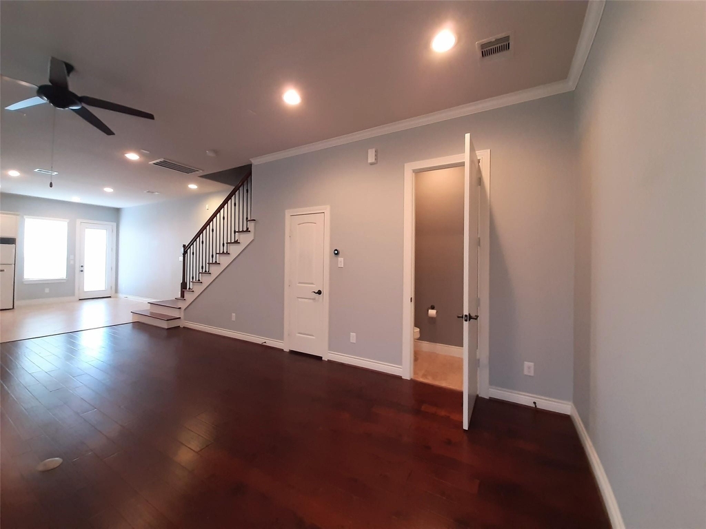 1520 Nashua Street - Photo 2