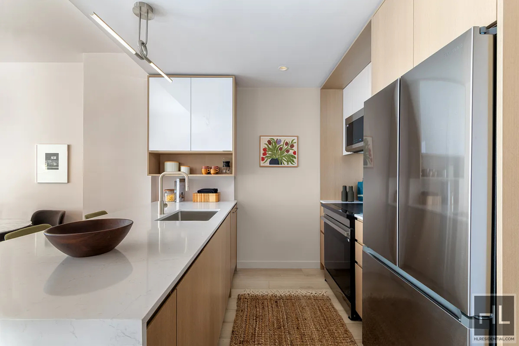 East 39th Street - Photo 3