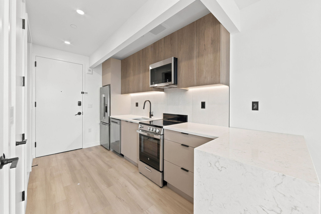 St Marks Pl. NEW LUXURY BROOKLYN RENTALS | Studios–3BR | Fitness, Coworking & Private Outdoor Space. - Photo 4