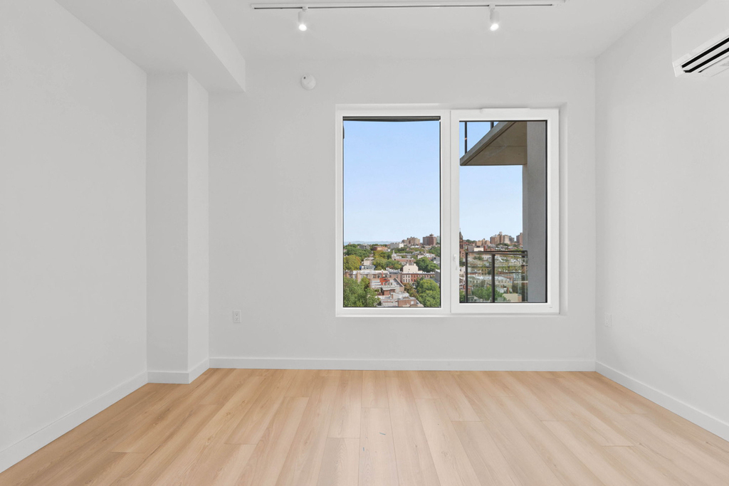 St Marks Pl. NEW LUXURY BROOKLYN RENTALS | Studios–3BR | Fitness, Coworking & Private Outdoor Space. - Photo 5