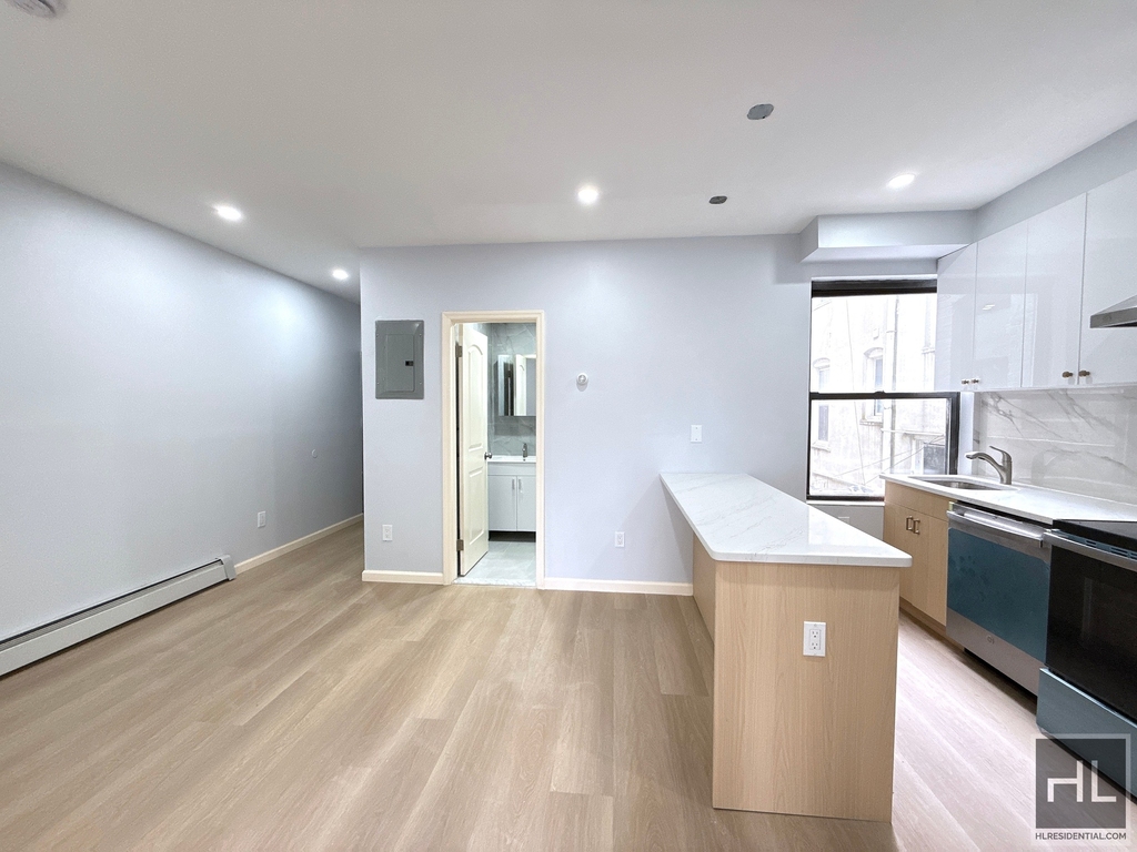 Steinway Street - Photo 9