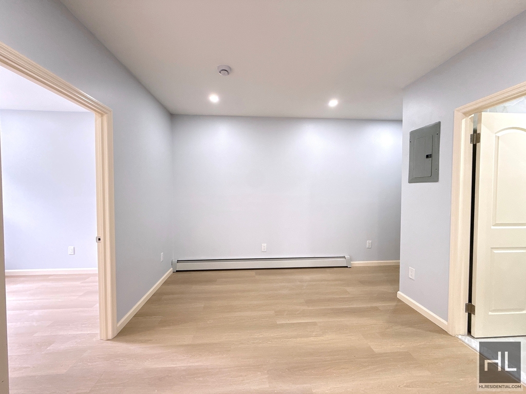 Steinway Street - Photo 4