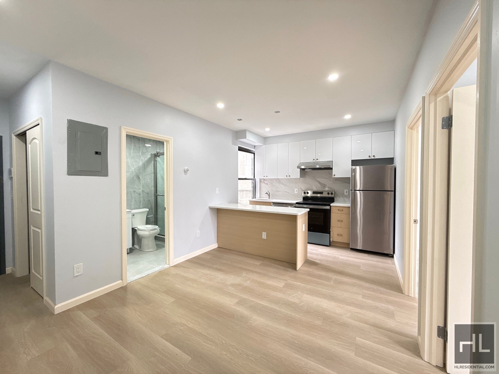Steinway Street - Photo 3