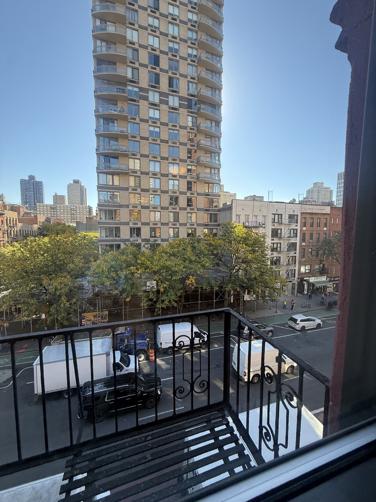 1631 2nd Avenue - Photo 2