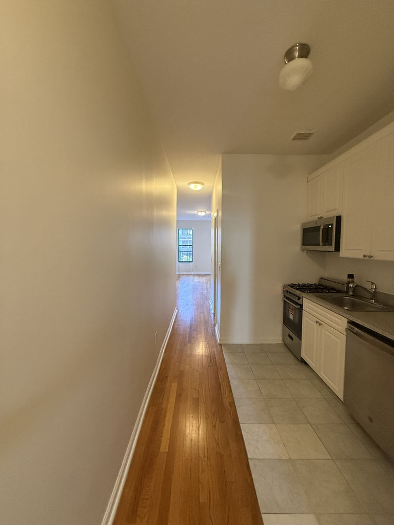 1631 2nd Avenue - Photo 4