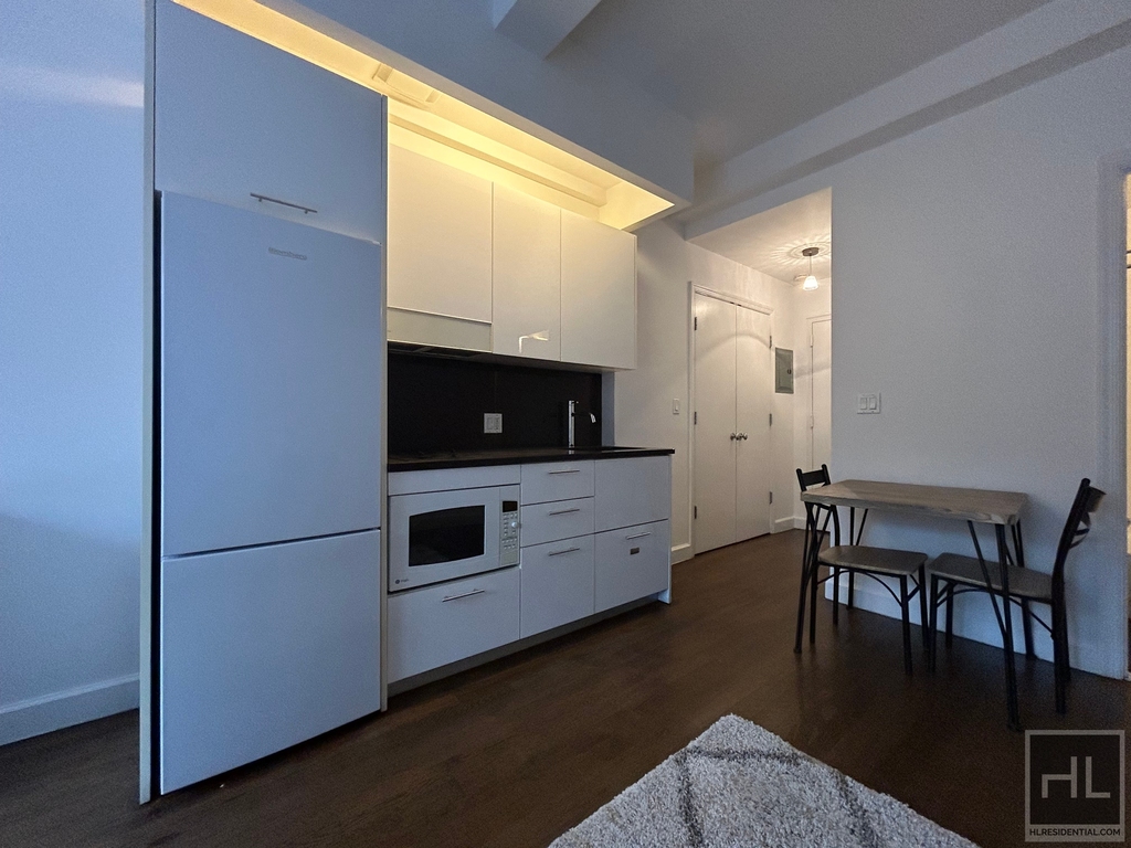 West 91st Street - Photo 1
