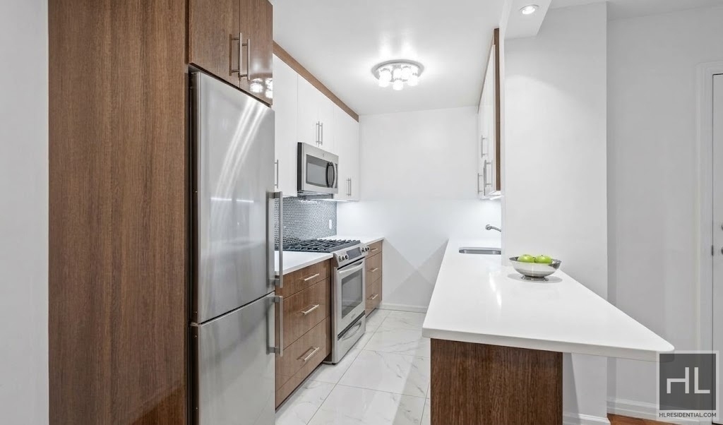 West 58th Street - Photo 1